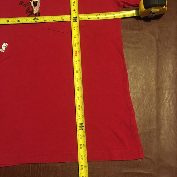 Vtg 90s Warner Bros Looney Tunes Pocket Tee Taz Bugs Red L - Picture 9 of 9